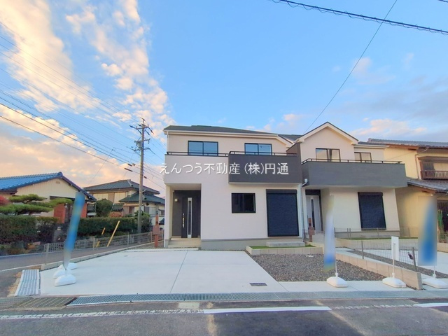 ハートフルタウン緑町緑ヶ丘4期の前面道路含む現地写真