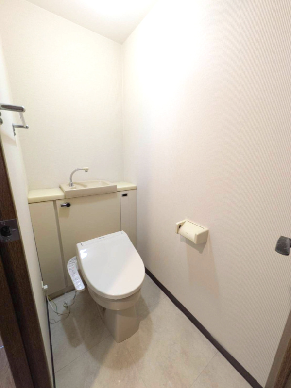 須磨パークヒルズA棟のトイレ|温水洗浄便座付