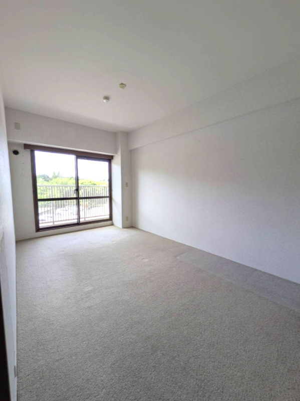 須磨パークヒルズA棟の洋室|約７.７帖の洋室