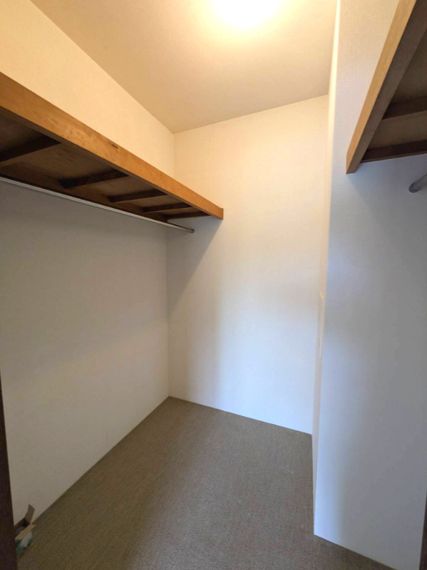 須磨パークヒルズA棟の収納|約７.７帖の洋室のウォークインクローゼット