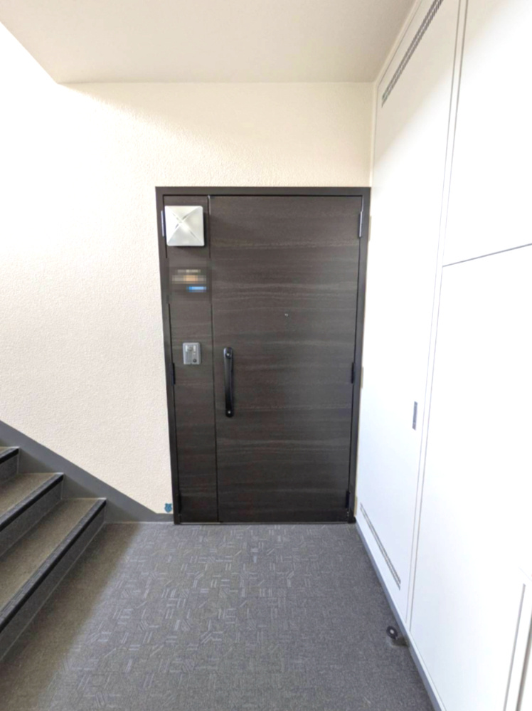 須磨パークヒルズA棟の玄関|玄関外側