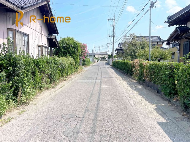 第1常総市東野原　新築戸建て　2号棟の前面道路含む現地写真|周辺環境も併せて案内致します♪
閑静な住宅地で笑顔あふれる新生活！
ぜひ現地へお越しください♪