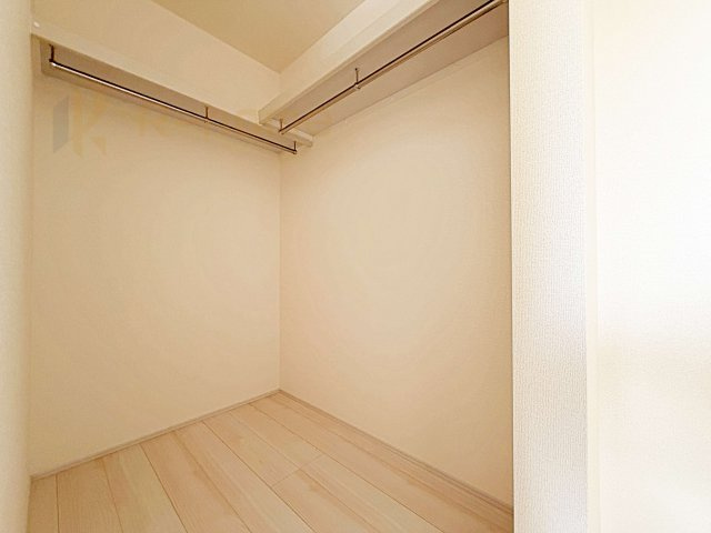 第1常総市東野原　新築戸建て　3号棟の収納|人気のウォークインクローゼット！アウター類はもちろん、季節ものや寝具も収納できます！