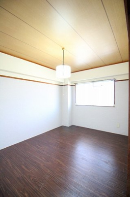 【洋室】 | 井上コーポ | 個人の部屋や寝室として使える洋室です