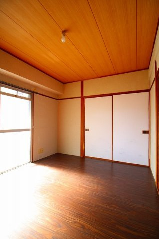 【洋室】 | 井上コーポ | コンパクトで使いやすい洋室です
