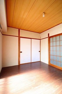 【洋室】 | 井上コーポ | ゆったりした洋室です