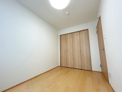 【洋室】 | グランコート東香里ケ丘 | 約5.2帖の洋室になります！