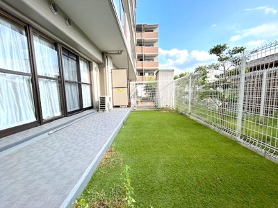 【庭】 | グランコート東香里ケ丘 | お子様と遊べます！