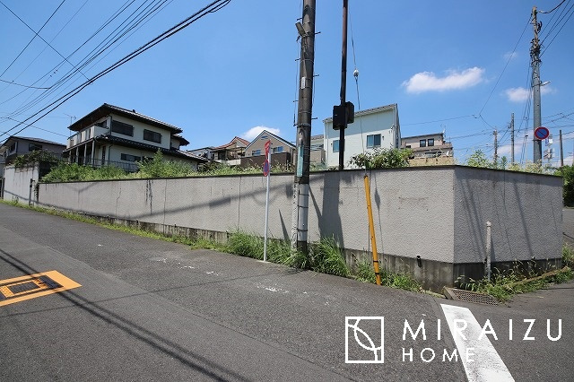 【前面道路含む現地写真】 | 現地見学やご案内は、周辺環境と合わせてエリアの特性を存分にお伝えできるような思いでに残るご案内に努めます。

