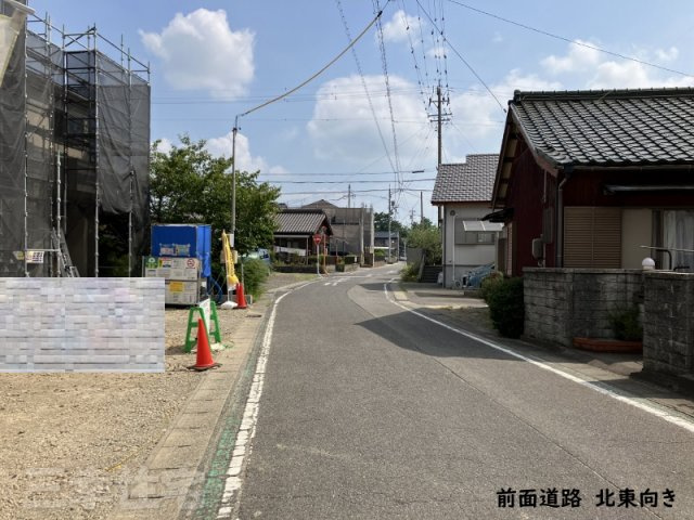碧南市霞浦町の前面道路含む現地写真|前面道路が広いからお車の乗り入れもスムーズです