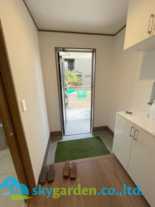 茅ヶ崎市柳島　新築戸建　全1棟1号棟の玄関