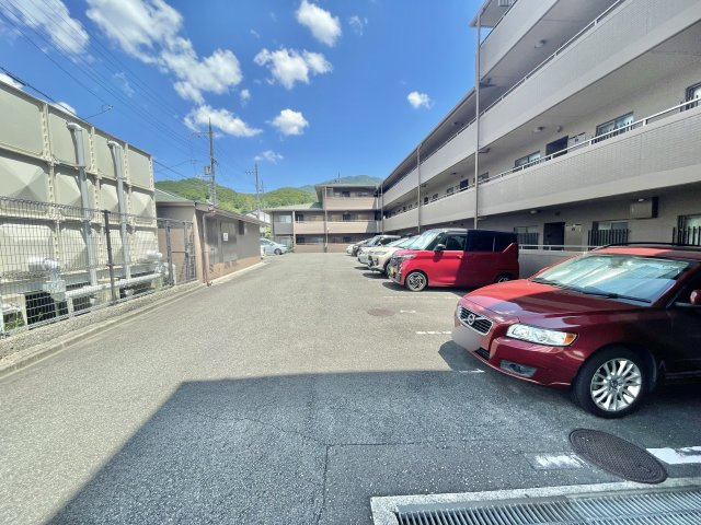 岩倉花園町パークホームズの駐車場|※現状空無