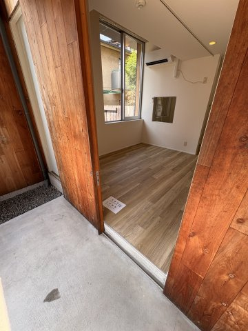 Y's House禅昌寺10の玄関