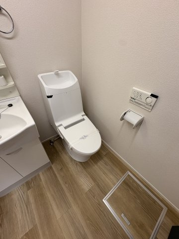 Y's House禅昌寺10のトイレ