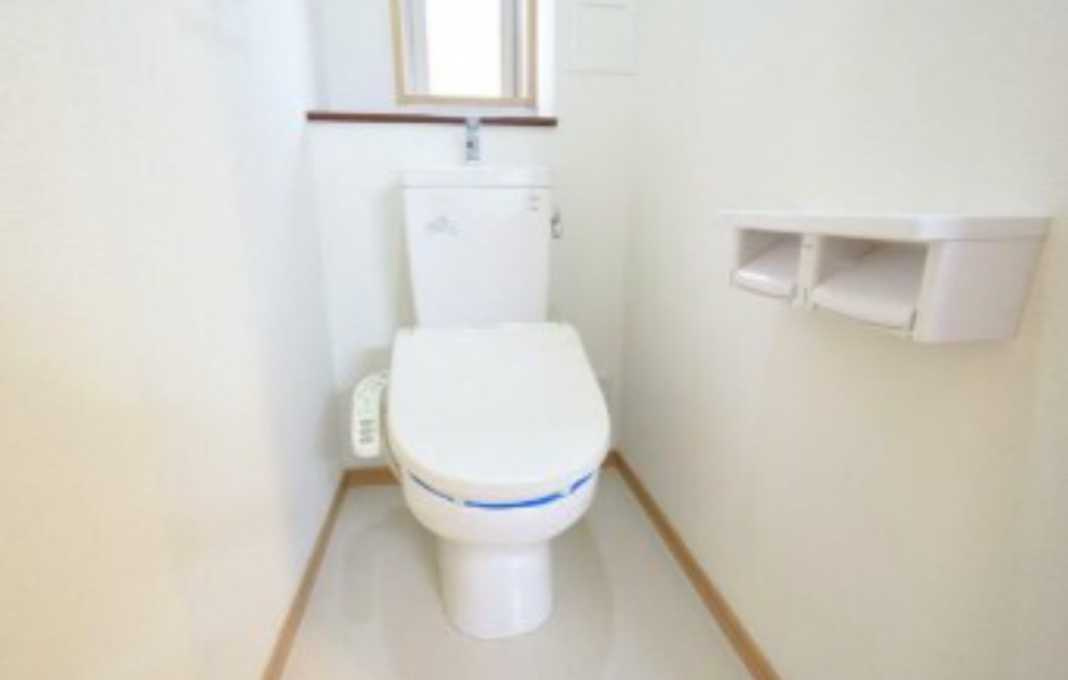 アレ・ドゥ・クリザンテーム　礼金０　ネット無料　敷金０のトイレ