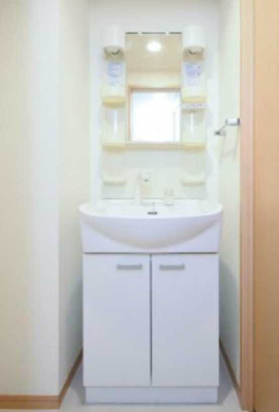 アレ・ドゥ・クリザンテーム　礼金０　ネット無料　敷金０の洗面所