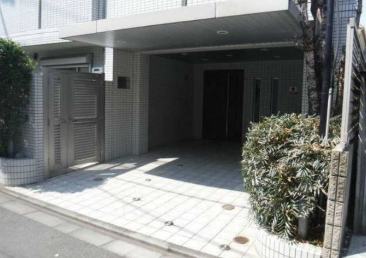 アレ・ドゥ・クリザンテーム　礼金０　ネット無料　敷金０のエントランス