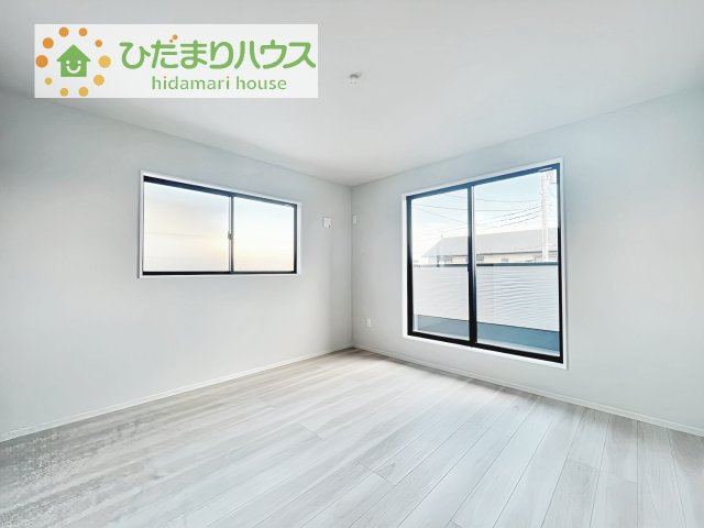 【寝室】 | 下妻市下栗1期　新築戸建　2号棟 | 広めの主寝室は、ベッドの他にもパソコンデスクやドレッサーなども置けちゃいます(*^-^*)