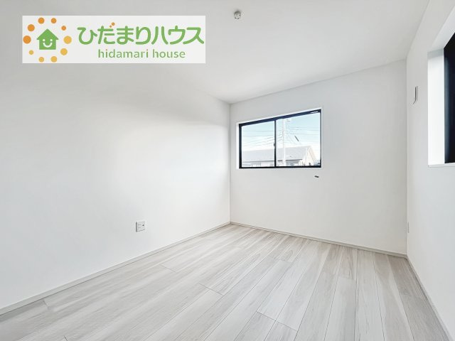 【洋室】 | 下妻市下栗1期　新築戸建　2号棟 | 机にベットを置けば子供部屋の完成です！