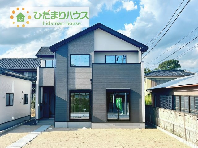 【外観】 | 下妻市下栗1期　新築戸建　2号棟 | 周辺は緑も多く、スーパーやドラックストアも近い為、住環境良好です♪