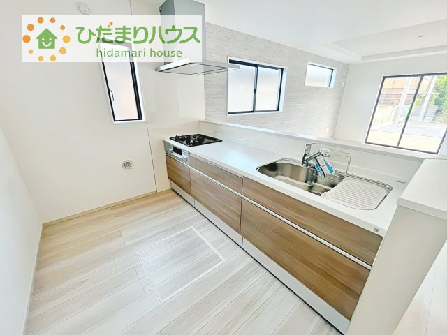 【キッチン】 | 下妻市下栗1期　新築戸建　2号棟 | 料理をしながらでも、ご家族との会話を楽しめる対面式キッチン♪