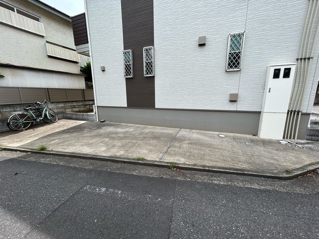 グレースの駐車場|★敷地内駐車場有り