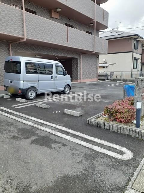 ラシーヌの駐車場|駐車場