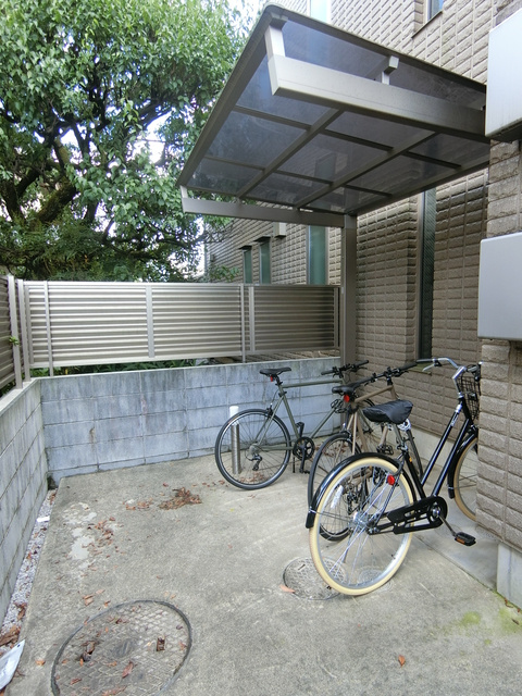 ラフィネ久我山のその他共用部分|★敷地内駐輪場も屋根付きです★
