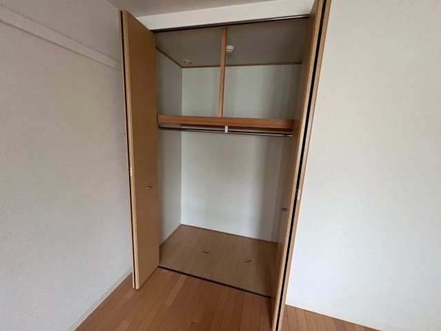 豊中市熊野町３丁目の賃貸マンションの収納