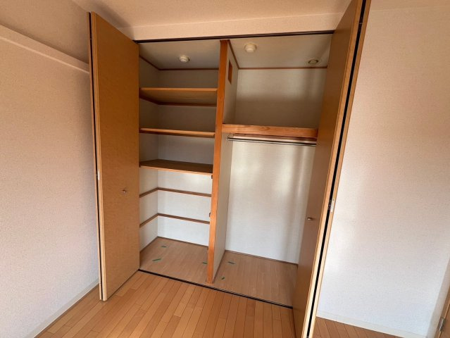 豊中市熊野町３丁目の賃貸マンションの収納