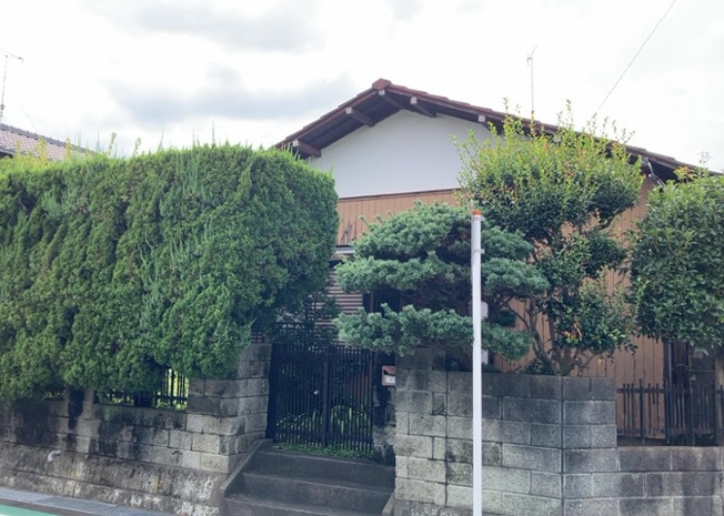 【外観】 | 家を建てる前提で土地を探している場合、地盤の丈夫さは譲れない条件の一つです。地盤が脆弱だと追加工事が必要となります。また、過去に地盤沈下や液状化現象を起こした土地は、できるだけ避けた方がいいでしょう。