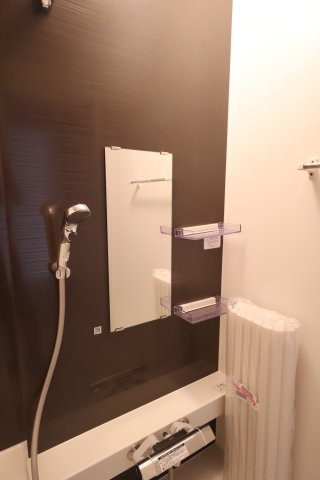 《仲介手数料無料》朝霞市三原５丁目18-8(全1戸)新築一戸建てLIGAREの浴室|撮影日2025年10月12日 13:50 晴れ