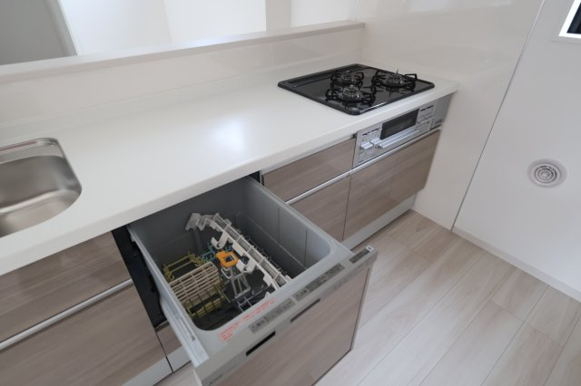 《仲介手数料無料》朝霞市三原５丁目18-8(全1戸)新築一戸建てLIGAREのキッチン|撮影日2025年10月12日 13:50 晴れ