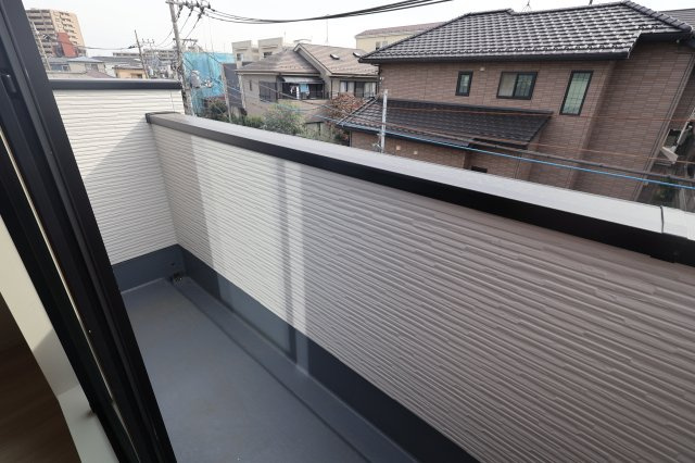 《仲介手数料無料》朝霞市三原５丁目18-8(全1戸)新築一戸建てLIGAREのバルコニー|撮影日2025年10月12日 13:50 晴れ