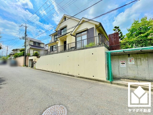 京田辺市花住坂２丁目の外観