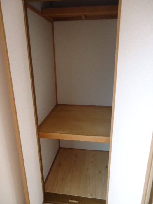 シティパレスまつうら Aの収納