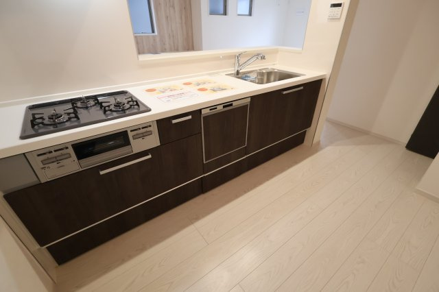 《仲介手数料無料》朝霞市本町１丁目23-11(全1戸)新築一戸建てFiTのキッチン|撮影日 2025年11月23日 9:00 曇り