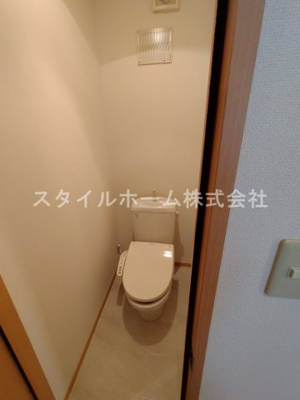 【トイレ】 | カーサヴェルデ | 落ち着いた色調のトイレです