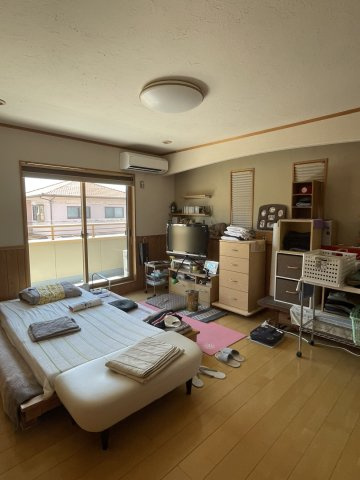 新居浜市高津町戸建の洋室