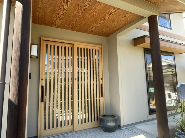 新居浜市高津町戸建の玄関
