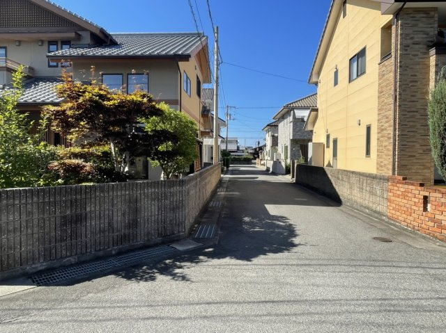 新居浜市高津町戸建の前面道路含む現地写真