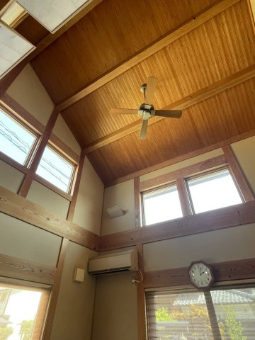 新居浜市高津町戸建の居間・リビング