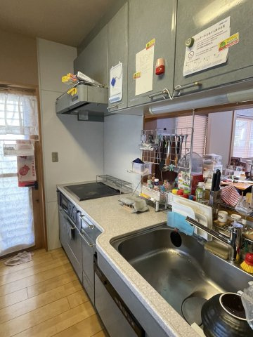 新居浜市高津町戸建のキッチン