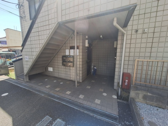 フラワーコーポＫのエントランス