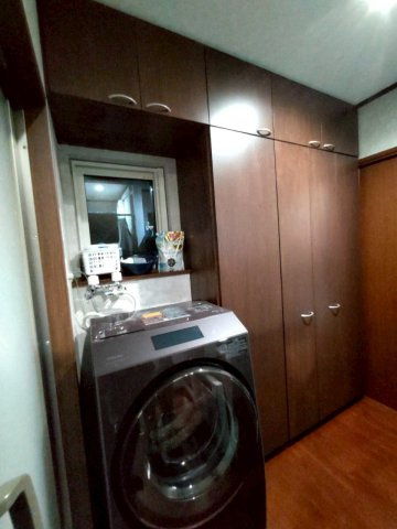 【春採湖が一望できる】千歳町　中古住宅の独立洗面台