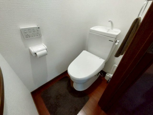 【春採湖が一望できる】千歳町　中古住宅のトイレ|2階トイレ