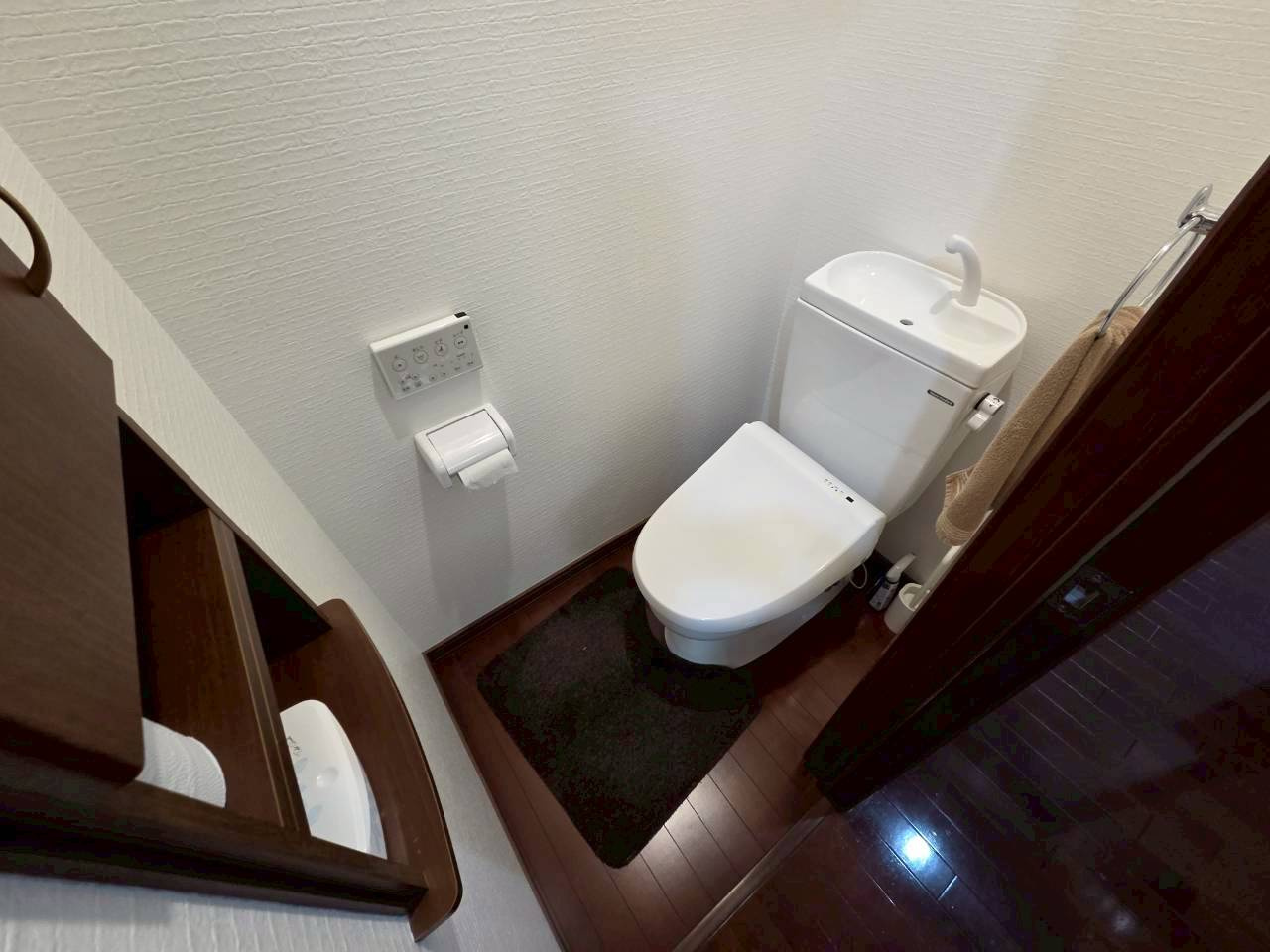 【春採湖が一望できる】千歳町　中古住宅のトイレ|2階トイレ