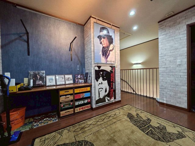 【春採湖が一望できる】千歳町　中古住宅の洋室|2階洋室6帖