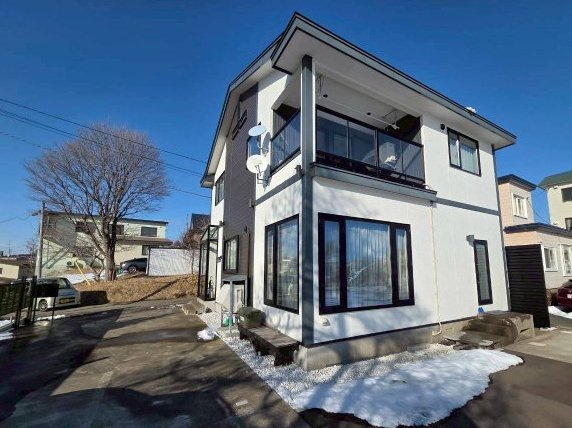【春採湖が一望できる】千歳町　中古住宅の外観