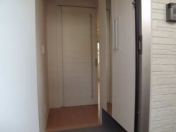 マナーハウス.T.の玄関|別号室の参考写真です。